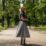 Сукња со ластик и асиметрични џебови